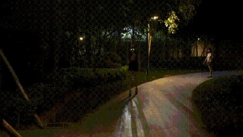 NOVI TREND Nije robot, nije čudoviše, ljudi se za njom okreću zbog svijetlećih trepavica!