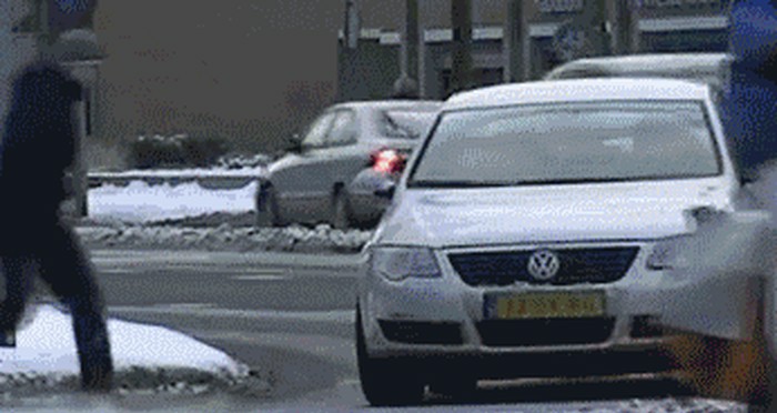 GIF: Trolanje vozača