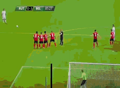 GIF: S ovim nogometnim sucem nema šale