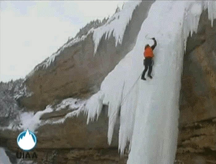 GIF: Evo zašto se ne penjati na zaleđeni slap