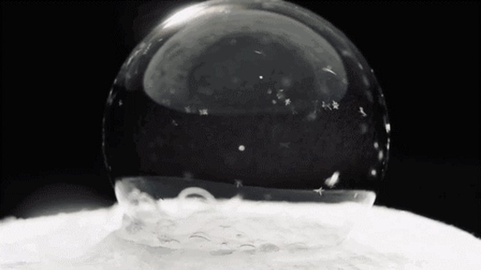 GIF: Smrzavanje balončića sapunice na -15 stupnjeva