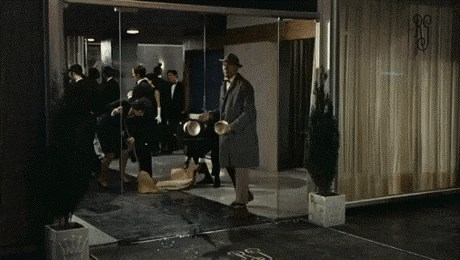 GENIJALNA FORA Kako otvoriti razbijena vrata? Vrlo jednostavno - u životu je najvažnije biti snalažljiv!