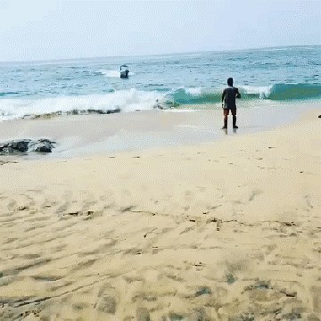 Brodić je jurio ravno prema plaži, a onda su izveli majstoriju koja zaslužuje pljesak