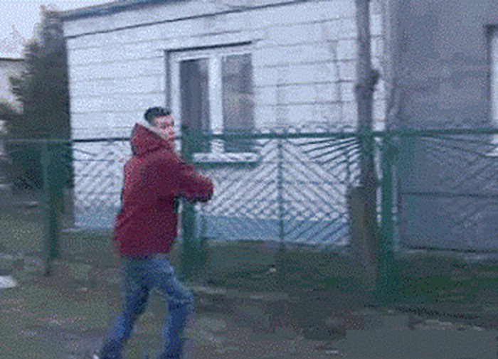GIF: KAKAV IDIOT!!