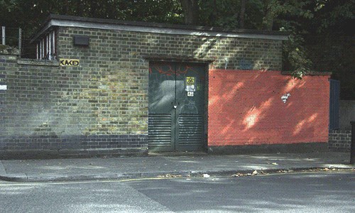 GIF: Je li ovo pravi način kako se riješiti upornog šaranja po zidovima?