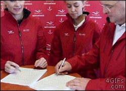 previše ruku, a premalo vremana..gif