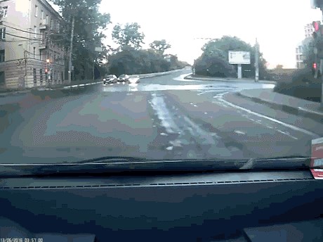 GIF: Sreća u nesreći