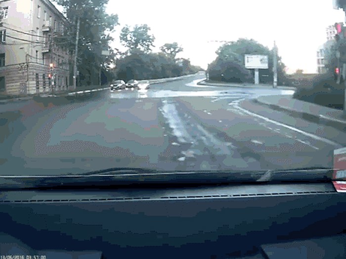 GIF: Sreća u nesreći