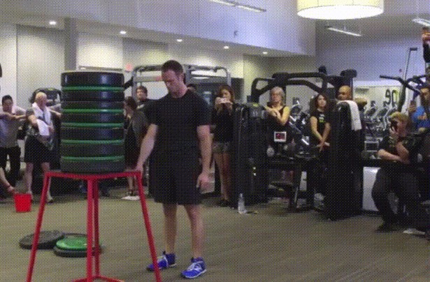 Nećete vjerovati koliko ovaj čovjek može skočiti