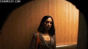 Ušla je u lift pa skoro umrla od straha kad je krenuo!