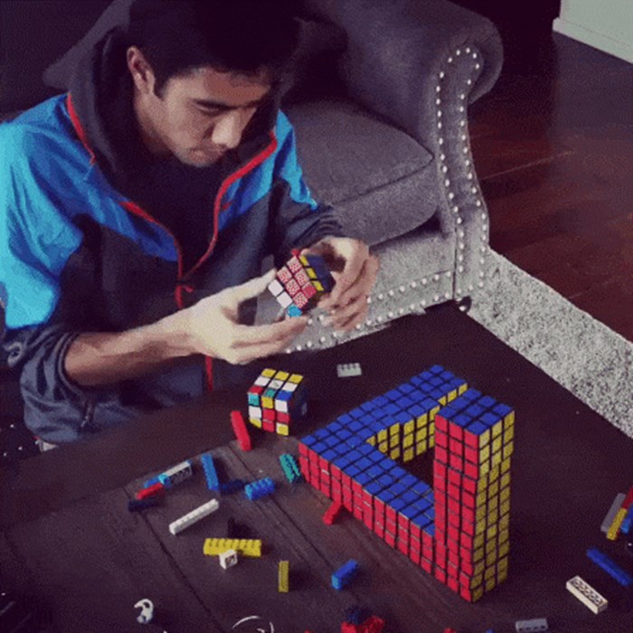 GIF: Složio je poznatu optičku varku pomoću Rubikovih kocaka