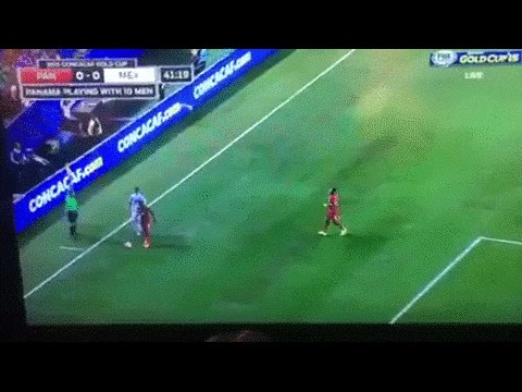 GIF: Dobro da nogometaše ne zovu u vojsku