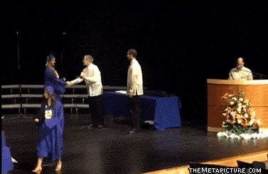 GIF: Iiiiii.. odu zubi!