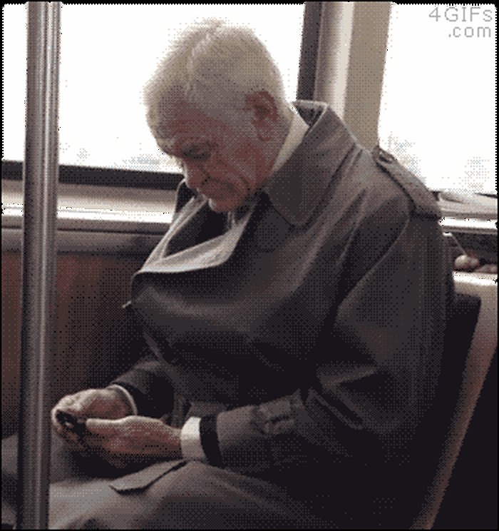 Kako se stariji ljudi muče s pametnim telefonima
