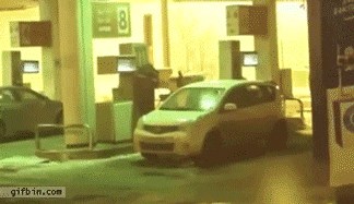 GIF: Najluđa žena u povijesti postojanja automobila