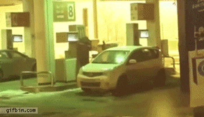 GIF: Najluđa žena u povijesti postojanja automobila