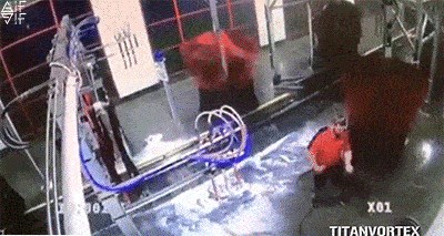 NEZABORAVAN "PLES" Radnik autopraonice imao je dan koji će još dugo pamtiti