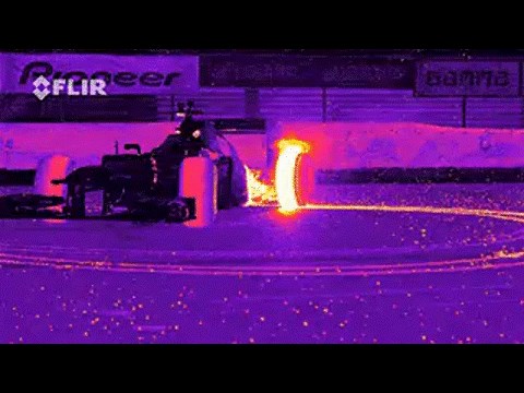 GIF: Termalna kamera snima bolid Formule 1 dok dere gume