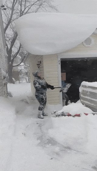 Ne, ovako se NE čisti snijeg s krova!