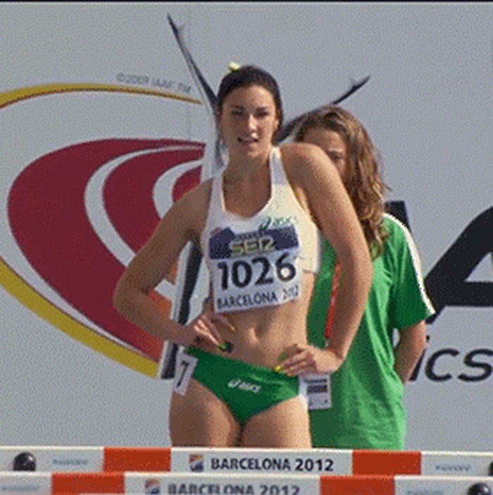 GIF: Izazovno razgibavanje prije utrke!