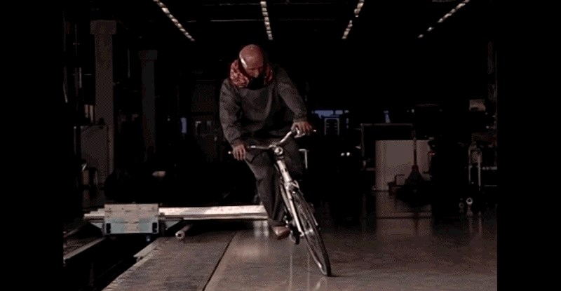 GIF: Biste li nosili zračni jastuk za bicikliste?