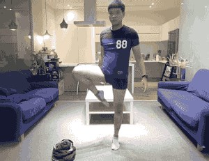 GIF: Kako obući hlače bez da koristite ruke!?