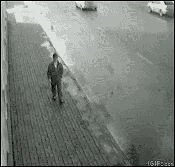 GIF: Eto zašto u osnovnjaku treba doktorirati "graničara"!