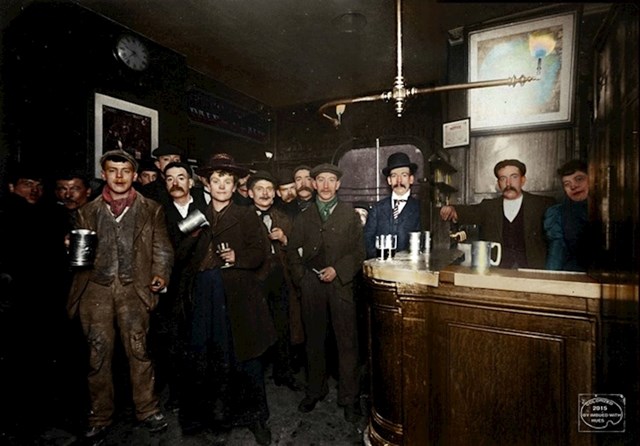 Pub u Londonu 1899.