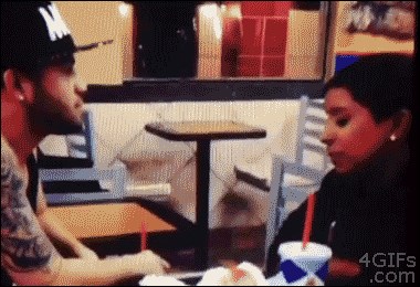 Ostao je bez soka, a onda je učinio nešto što je njegovoj djevojci pokvarilo raspoloženje