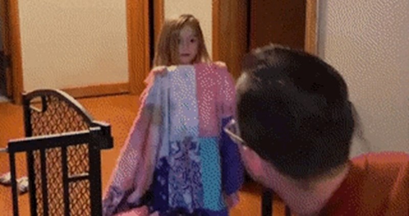 Djevojčica je htjela pred roditeljima izvesti trik koji je vidjela na internetu, smijali su se kad su vidjeli njen pokušaj