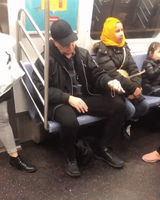 Netko je u podzemnoj željeznici snimio prizor koji nikako nije mogao objasniti