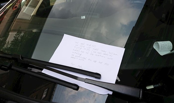 Turisti su ostavili poruku na autu i objasnili zbog čega nisu platili parking, biste li im oprostili?