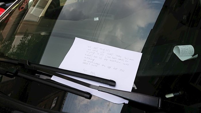 Turisti su ostavili poruku na autu i objasnili zbog čega nisu platili parking, biste li im oprostili?