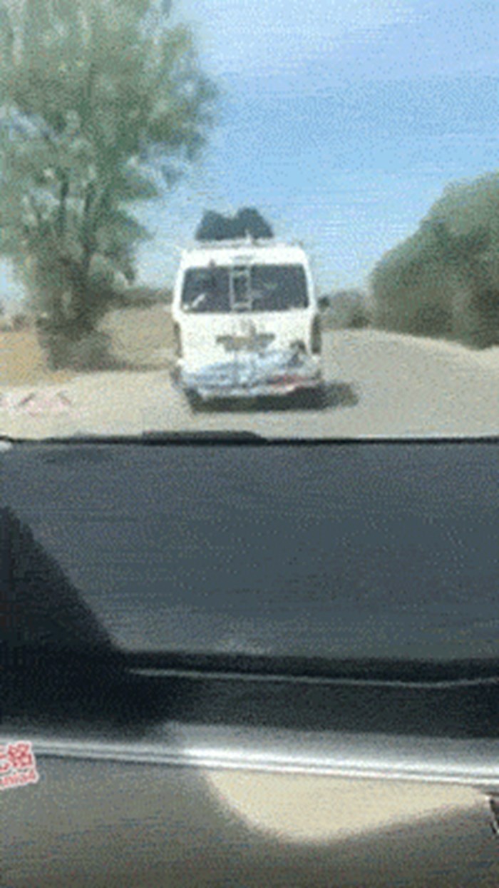 Vozač se nije mogao prestati čuditi kad je vidio što se događa pred njegovim očima