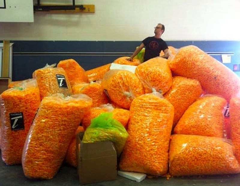 "Moj prijatelj JAKO voli Cheetos flips. Zbog toga je otišao u tvornicu gdje se proizvodi."