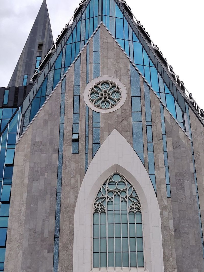 Ovdje ništa nije u ravnini.