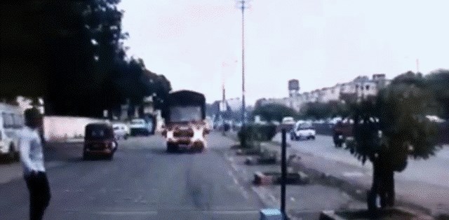 Kamion je prenaglo zakočio, ostali su se zabrinuli kad su vidjeli što se dogodilo