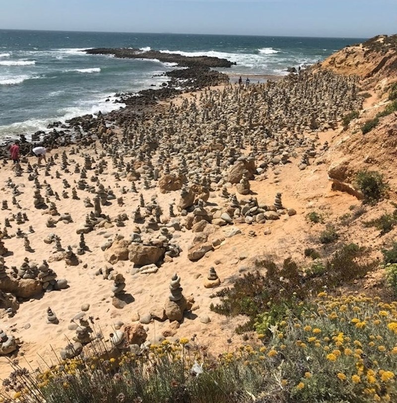 Ovo kamenje izgleda kao vojska.