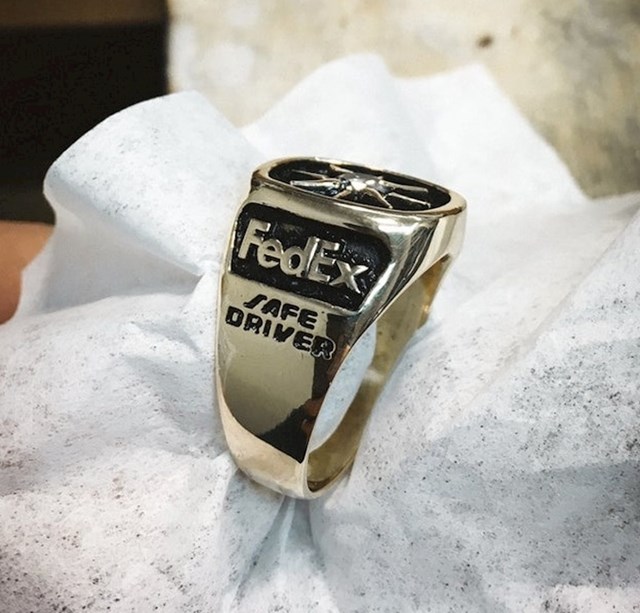 Ovo je prsten od pravog zlata za najboljeg vozača FedEx-a.
