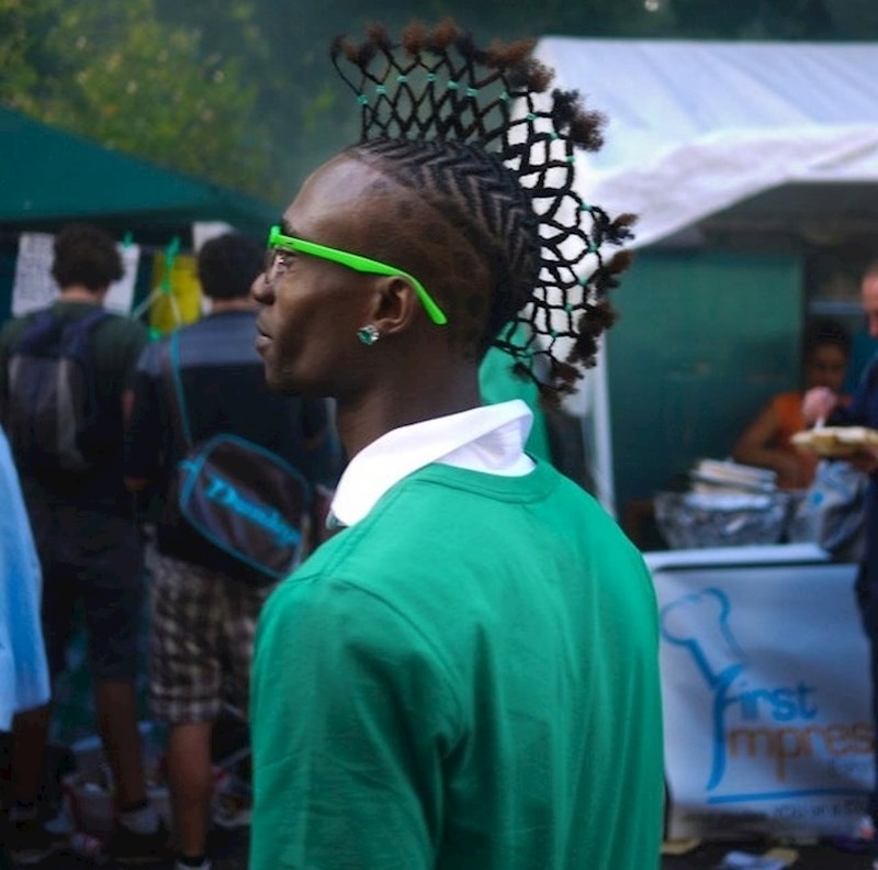 Ova frizura je nešto što se dugo pamti.