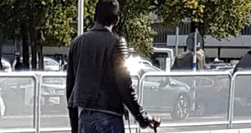 Ovo je vjerojatno najčudniji turist kojeg ste ikad vidjeli, odmah će vam biti jasno kad ga vidite cijelog