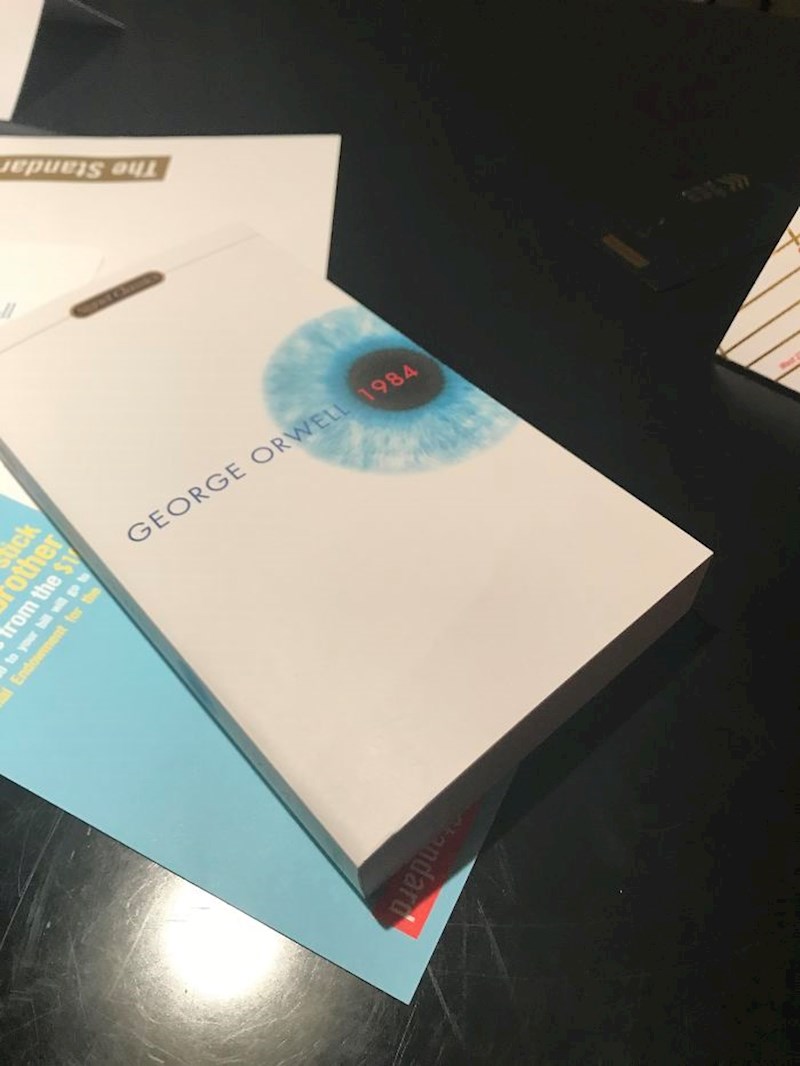 Umjesto Biblije, ovaj hotel ima knjigu 1984.