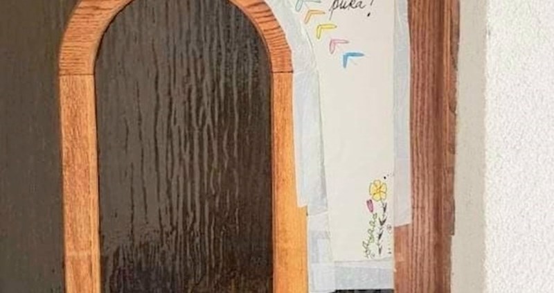 Staklo na vratima im se razbilo u karanteni, smijat ćete se kad vidite kako su se snašli