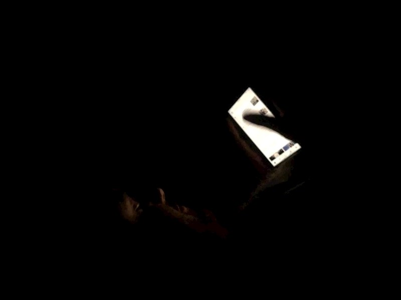 "Kad pokušavaš spavati, a tvoj dragi u krevetu visi na mobitelu..."