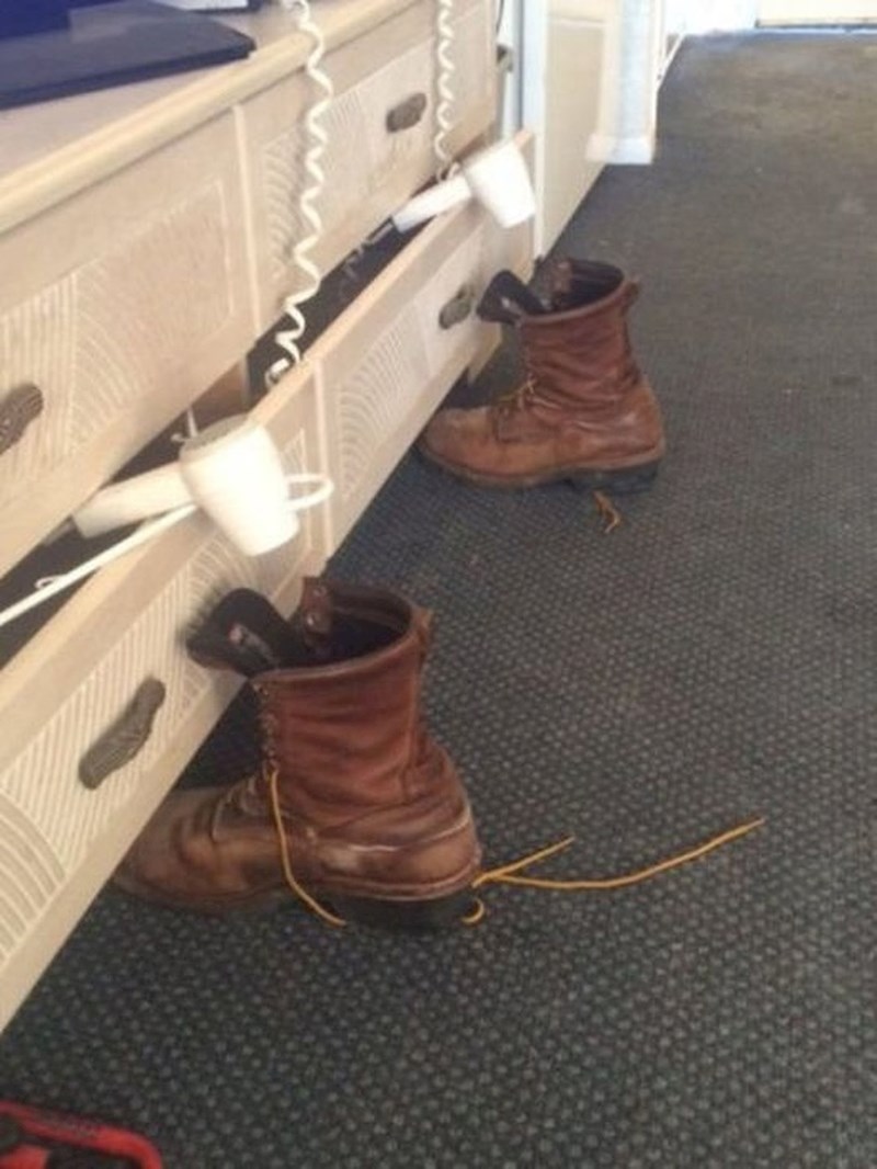 Kako brže osušiti oprane cipele...