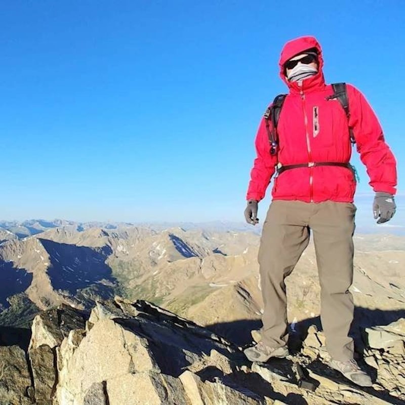 Na fotki je izgledao kao div.