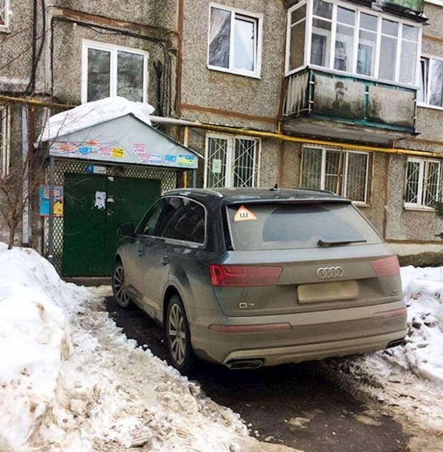 "Naš susjed misli da može parkirati auto gdje god želi."