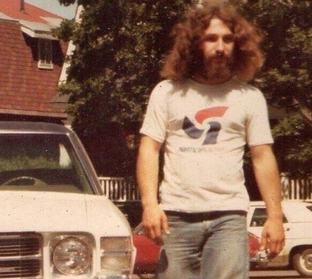 "Moj tata je na ovoj fotografiji imao 17 godina, 1974."