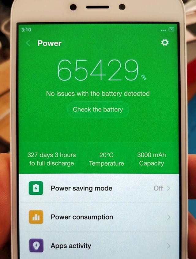 hmm... ovaj mobitel ima moćnu bateriju.