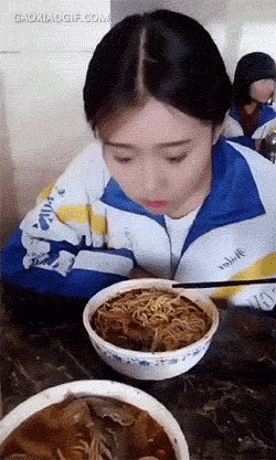 Djevojka mu je počela "krasti" hranu, on je smislio plan koji ju je razočarao